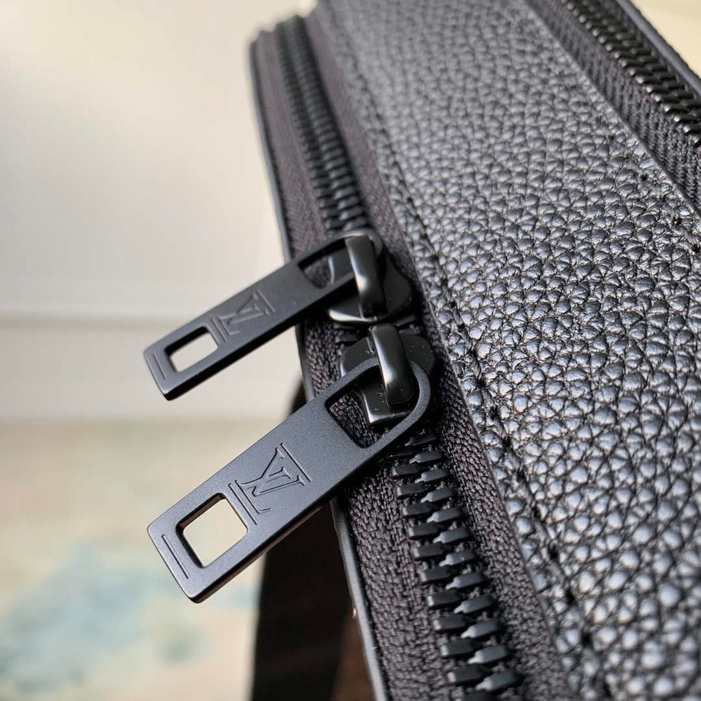LV M59161 Louis Vuitton Alpha Wearable Wallet Black