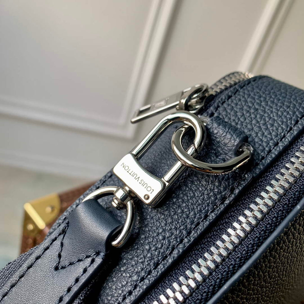LV M59161 Louis Vuitton Alpha Wearable Wallet Blue