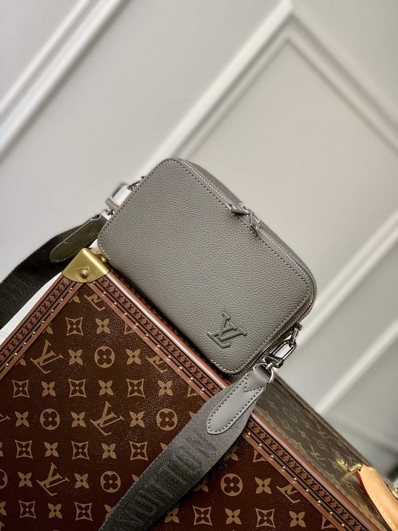 LV M59161 Louis Vuitton Alpha Wearable Wallet Green - Default Title - View 1