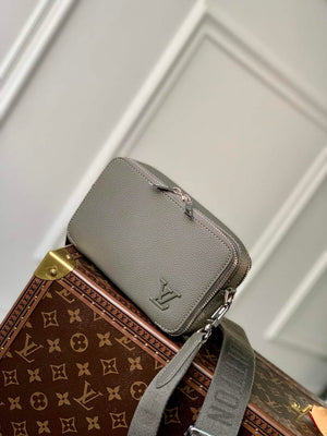 LV M59161 Louis Vuitton Alpha Wearable Wallet Green - Default Title - View 3