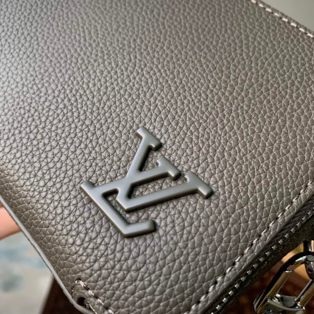 LV M59161 Louis Vuitton Alpha Wearable Wallet Green
