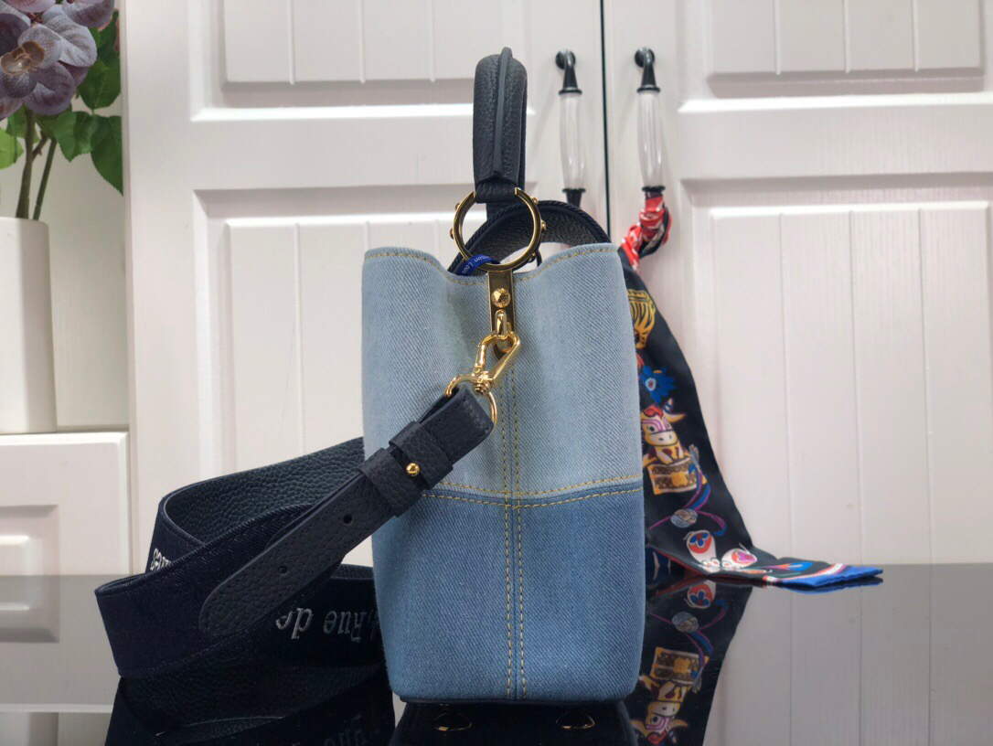 LV M59269 Louis Vuitton Capucines BB Handbag Blue - Default Title - View 2
