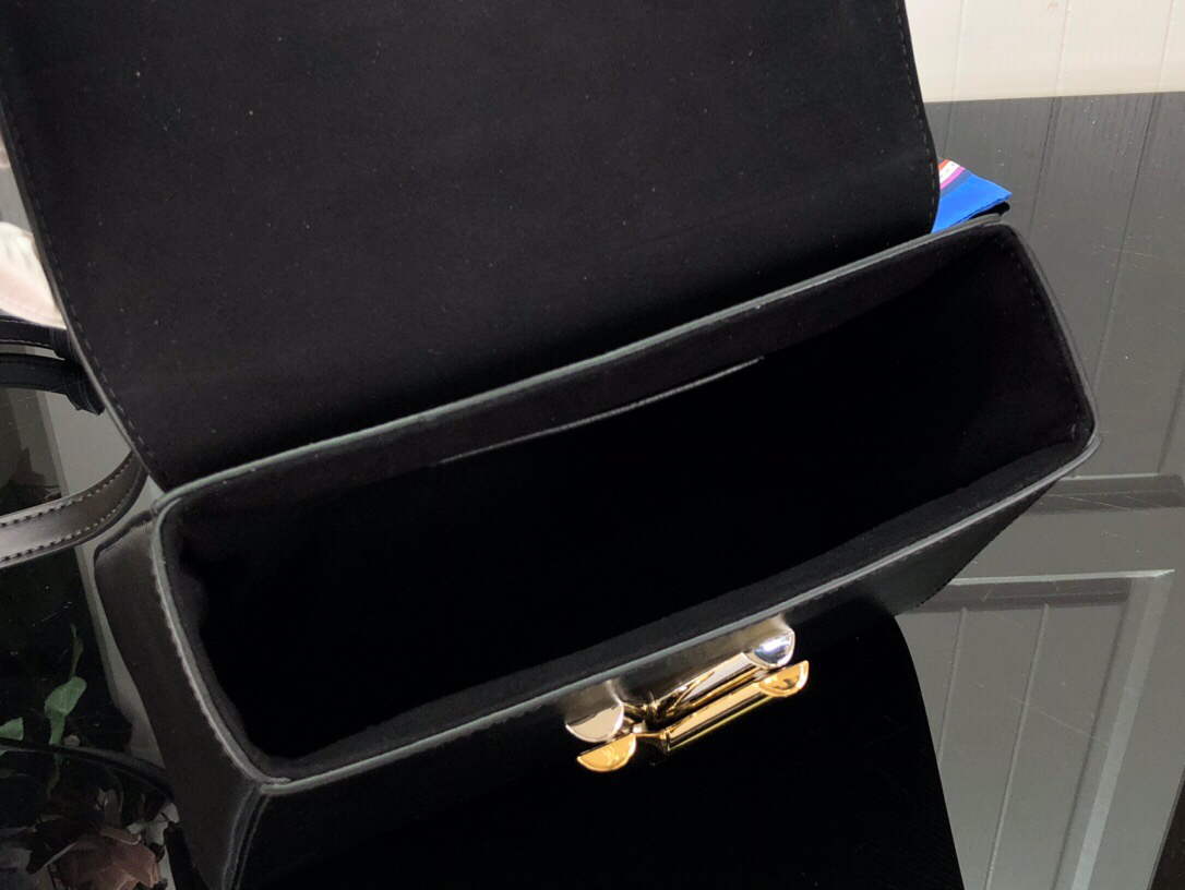 LV M59411 Louis Vuitton Twist MM Black - Default Title - View 9