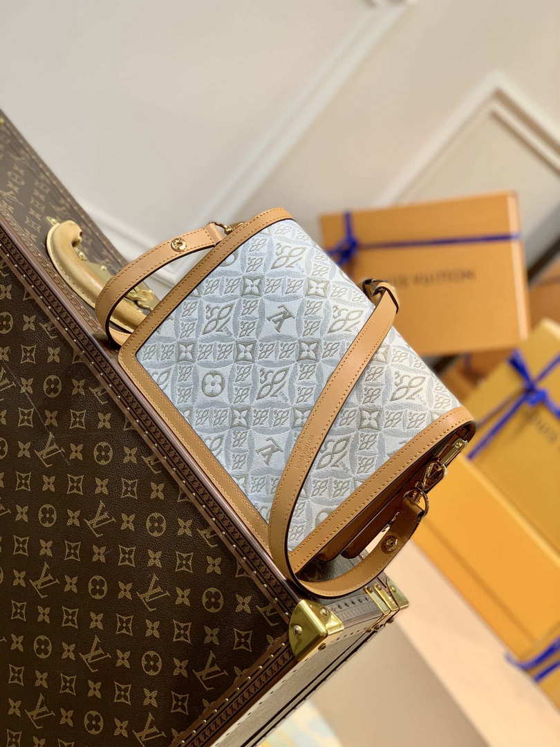 LV M59480 Louis Vuitton Dauphine Mini Bag Monogram White - Default Title - View 2