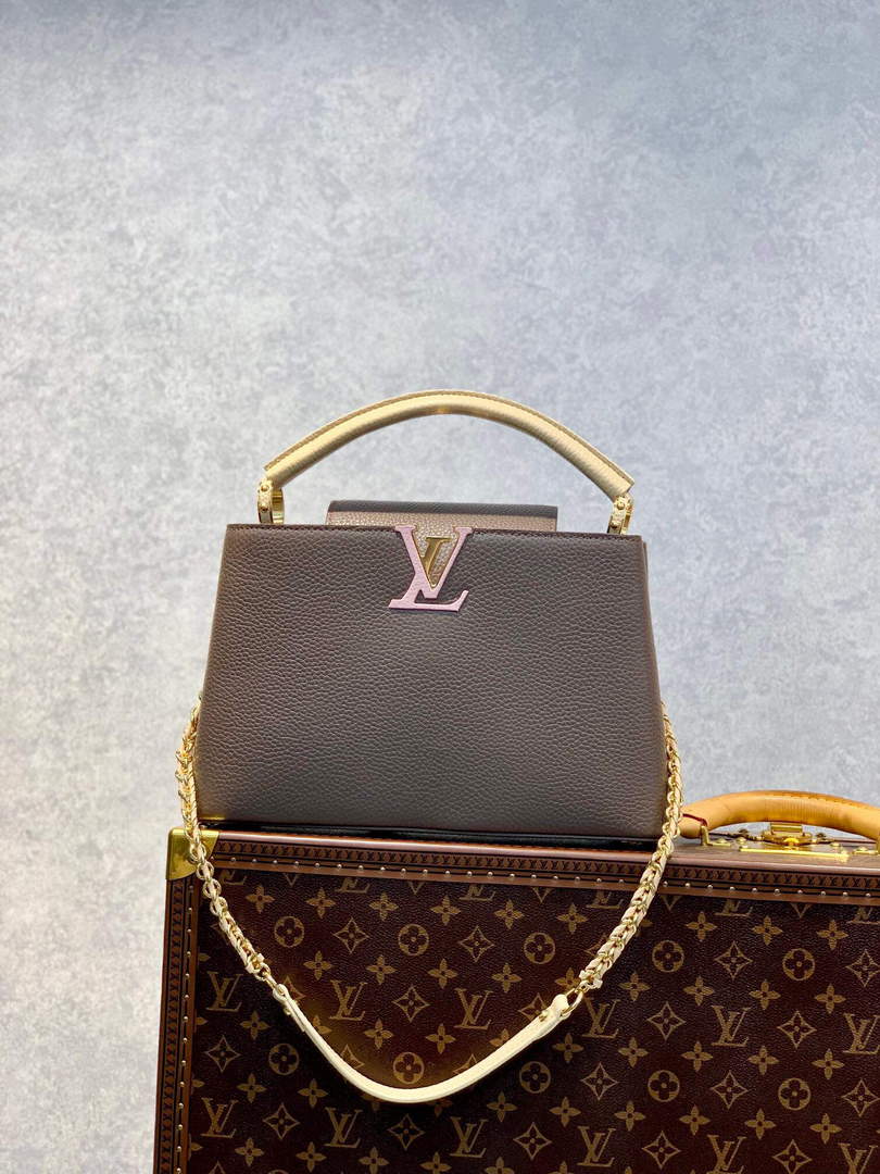 LV M59516 Louis Vuitton Capucines MM Handbag Smokey Brown Green/Cr¨¨me/Pink