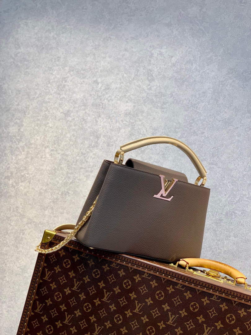 LV M59516 Louis Vuitton Capucines MM Handbag Smokey Brown Green/Cr¨¨me/Pink