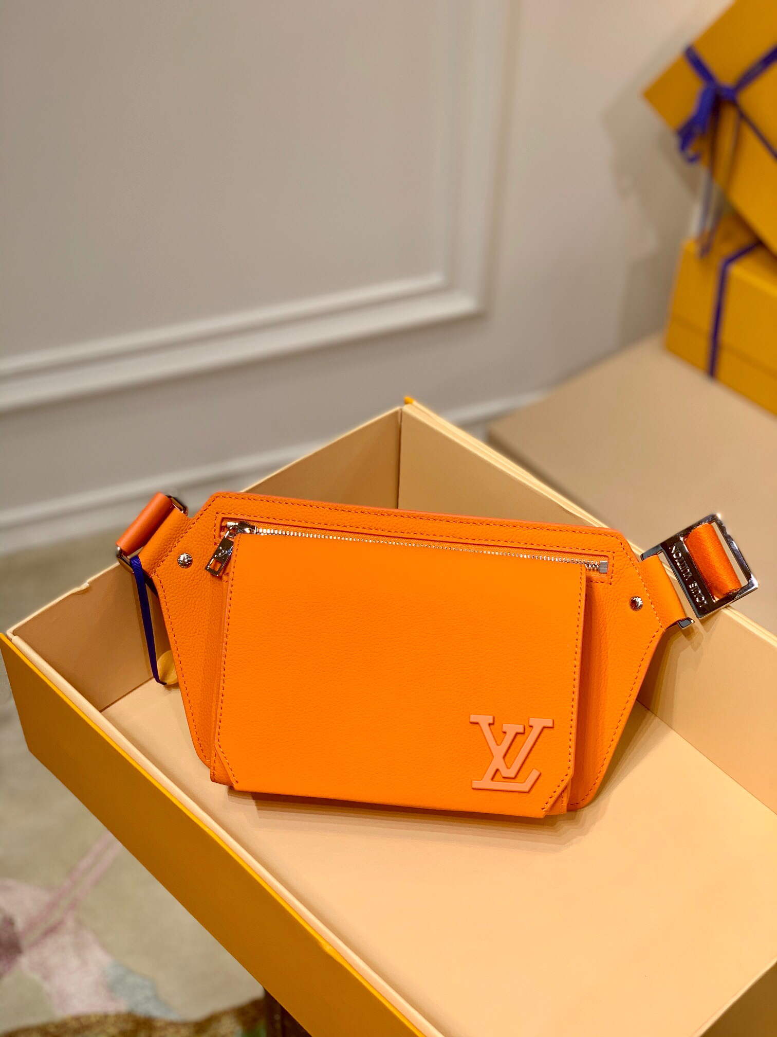 LV M59625 Louis Vuitton New Sling Bag Orange - Default Title - View 2