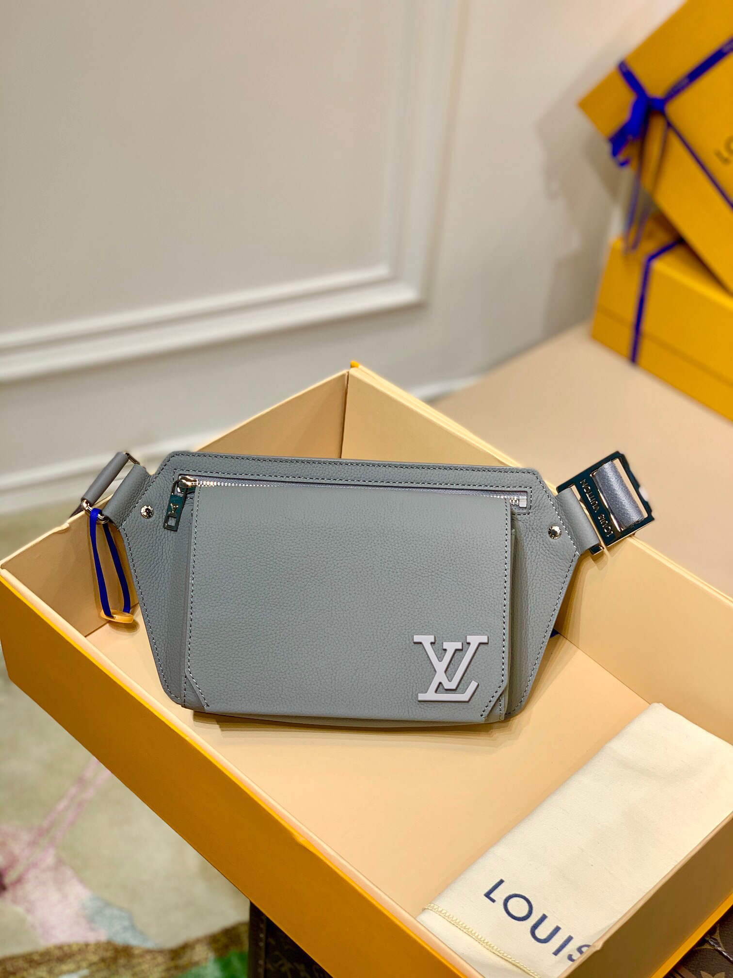 LV M59625 Louis Vuitton New Sling Bag Gray - Default Title - View 1
