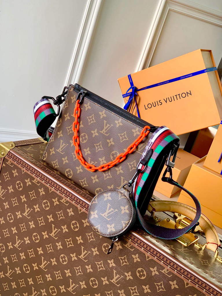 LV M59681 Louis Vuitton In The Loop Trio Pouch Monogram - Default Title - View 1