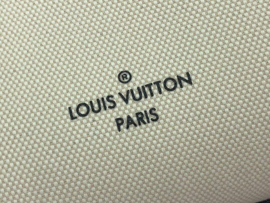 LV M59842 Louis Vuitton On My Side MM Tote Bag Black