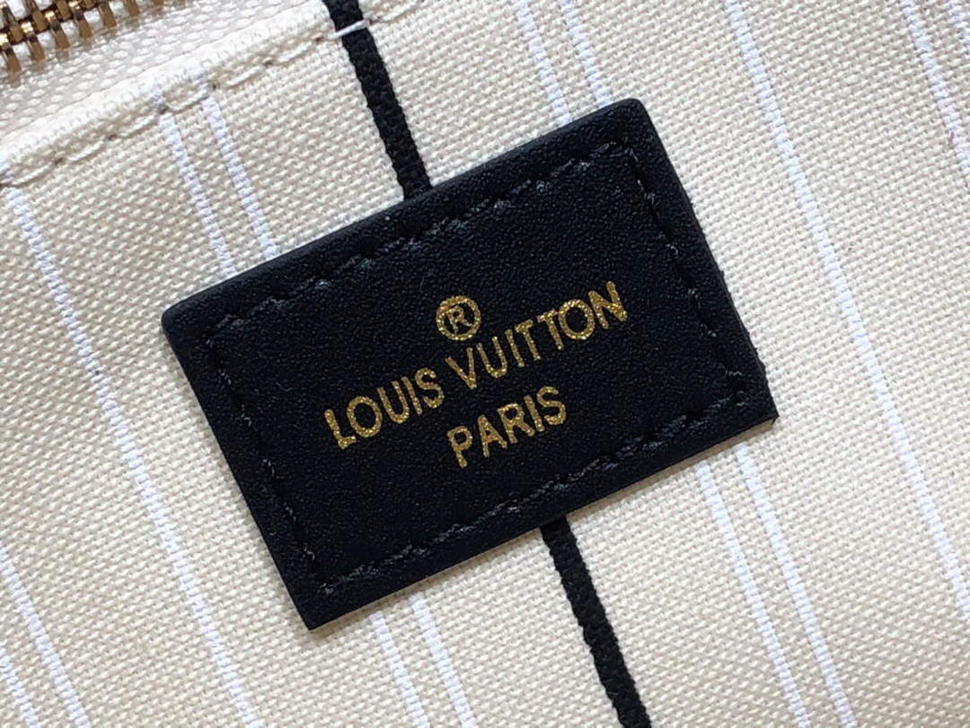 LV M59842 Louis Vuitton On My Side MM Tote Bag Black - Default Title - View 8