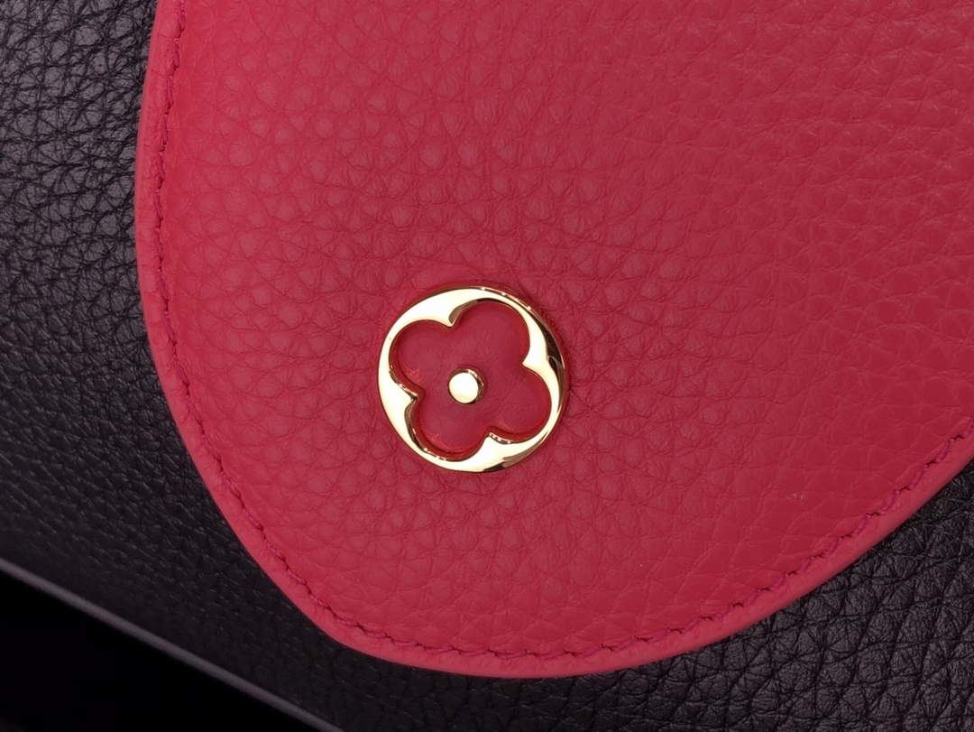 LV M59882 Louis Vuitton Capucines MM Handbag Black - Default Title - View 6