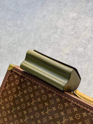 LV M59884 Louis Vuitton Twist MM Handbag Kaki / Quartz White - Default Title - View 6