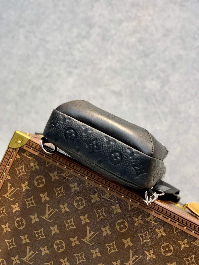 LV M59926 Louis Vuitton Avenue Slingbag Other Leathers - Default Title - View 3