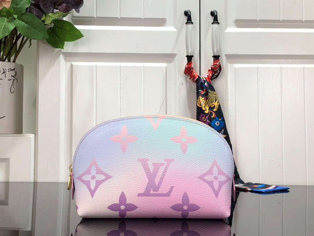 LV M59944 Louis Vuitton Pochette Cosmetique Bag - Default Title - View 1