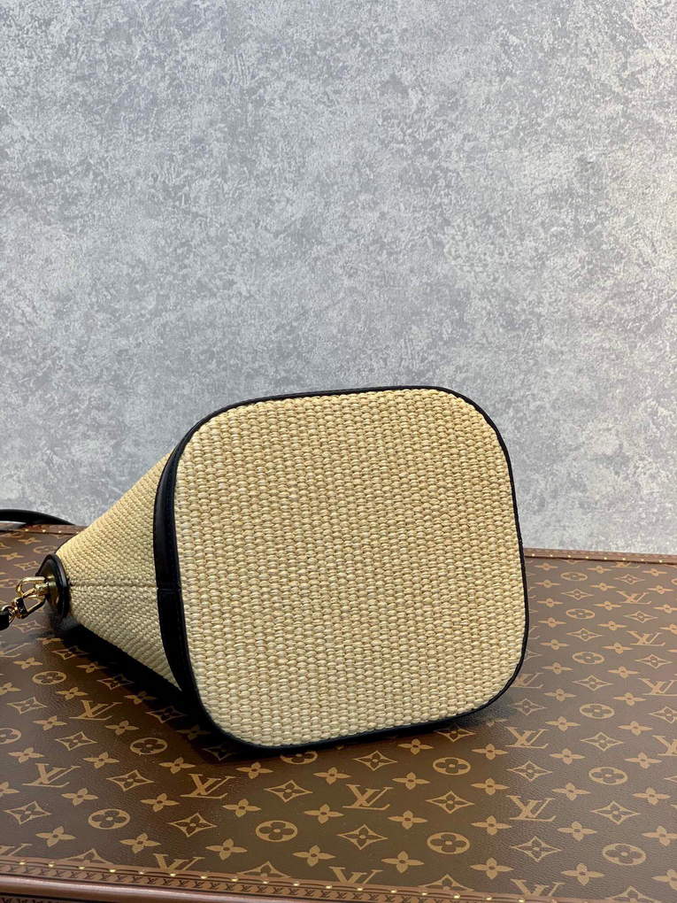 LV M59961 Louis Vuitton Petit Bucket Bag Black - Default Title - View 4