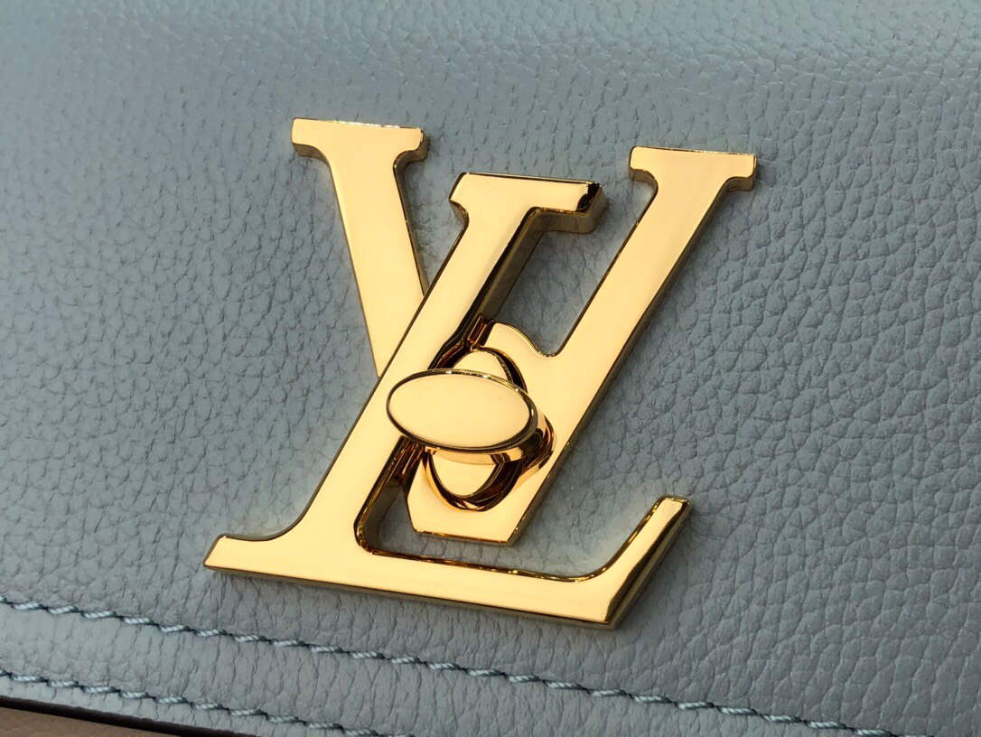 LV M59984 Louis Vuitton Lockme Tender Bleu - Default Title - View 4