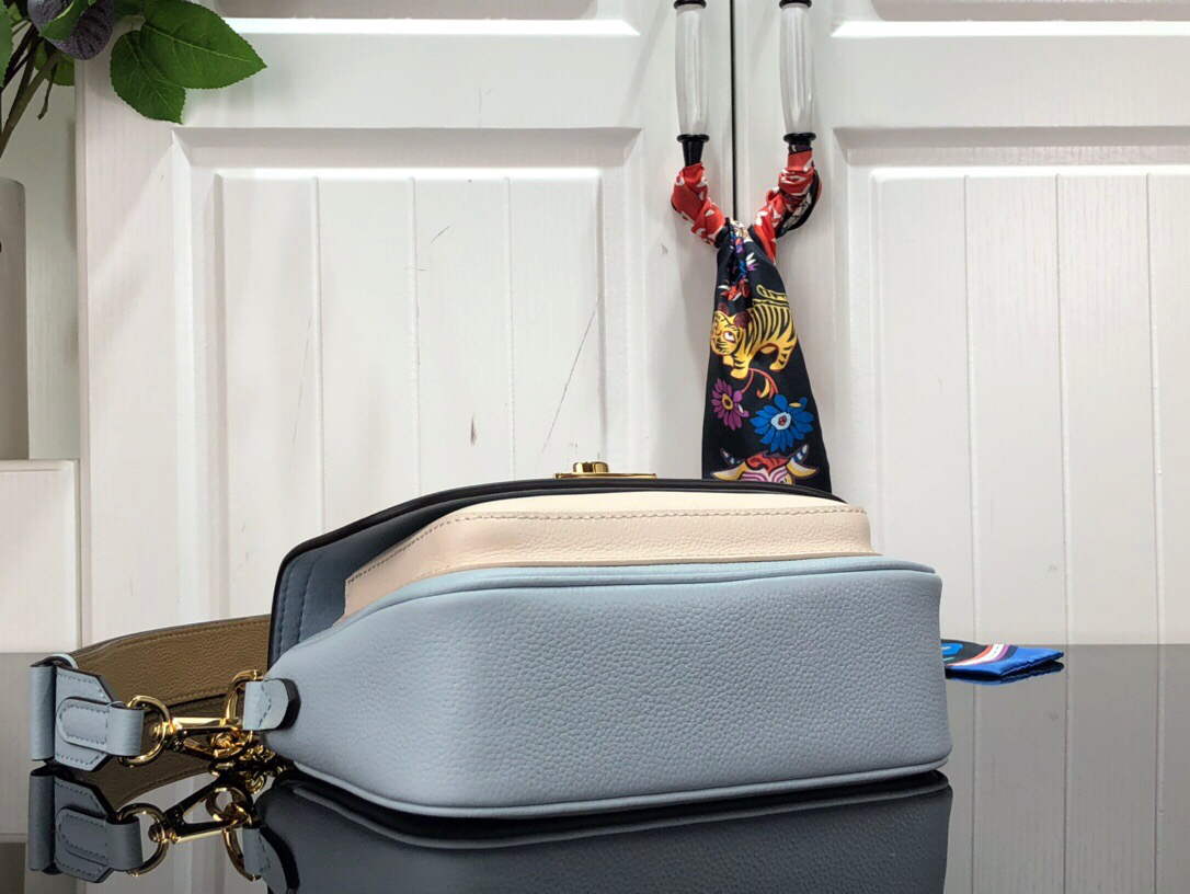 LV M59984 Louis Vuitton Lockme Tender Bleu - Default Title - View 9