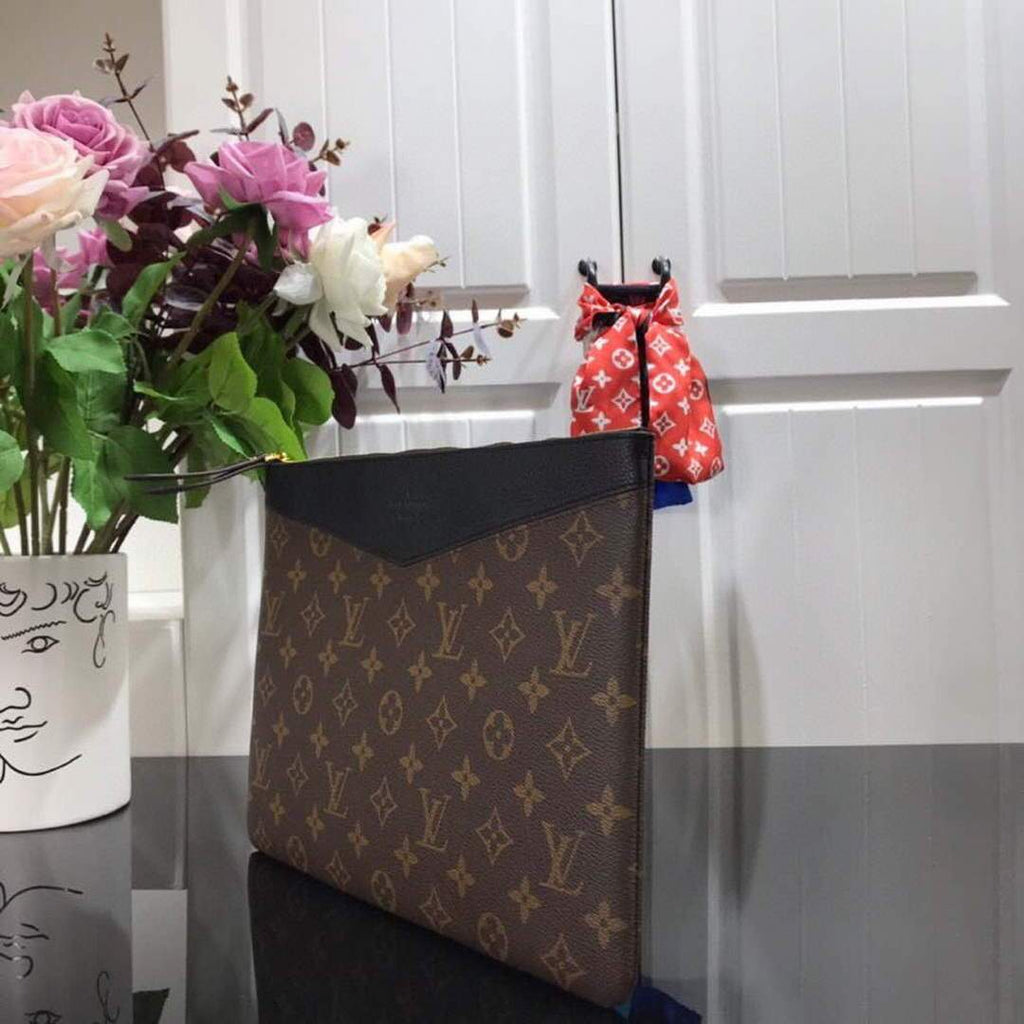 LV M60248 Louis Vuitton Daily Pouch Monogram Canvas Bag M64591 Black