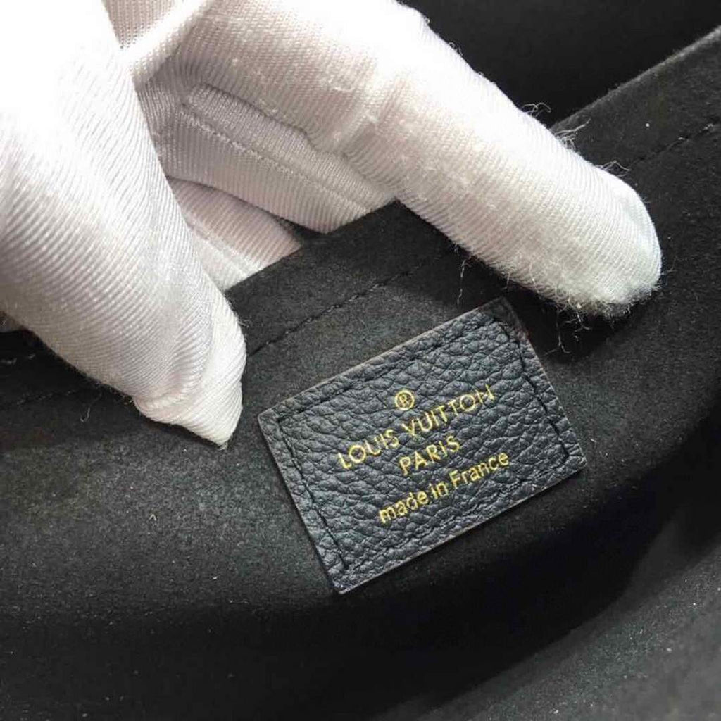 LV M60248 Louis Vuitton Daily Pouch Monogram Canvas Bag M64591 Black