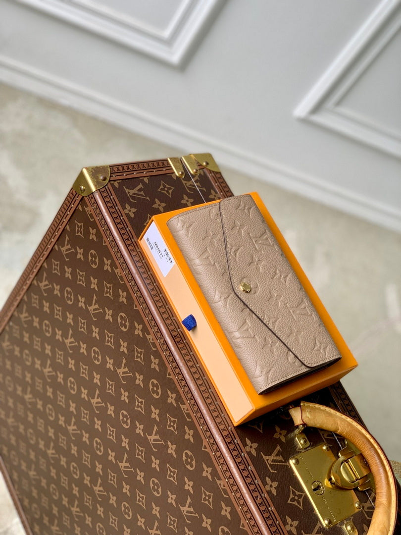 LV M60531 Louis Vuitton Sarah Wallet Khaki