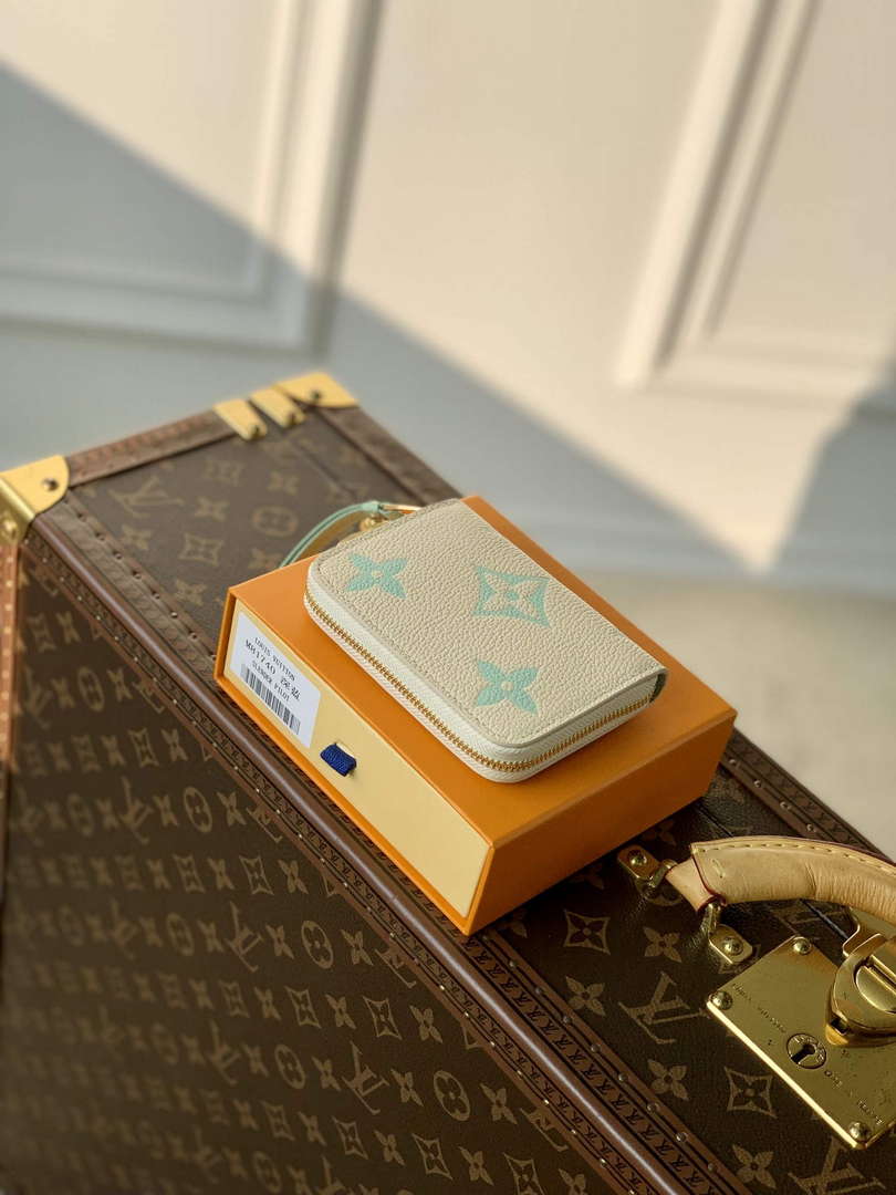 LV M60574 Louis Vuitton Zippy Coin Purse Matcha green