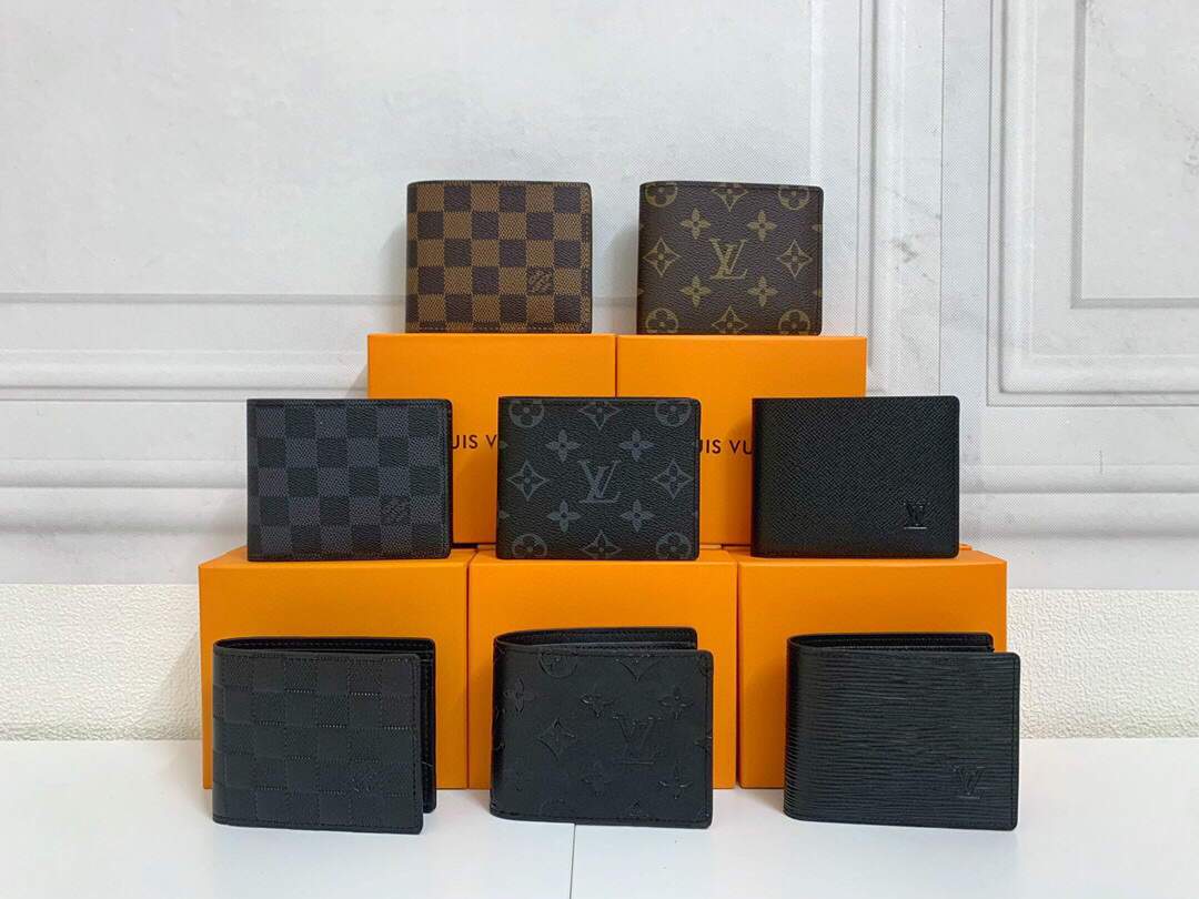 LV M30295 Louis Vuitton Multiple Wallet taiga Black
