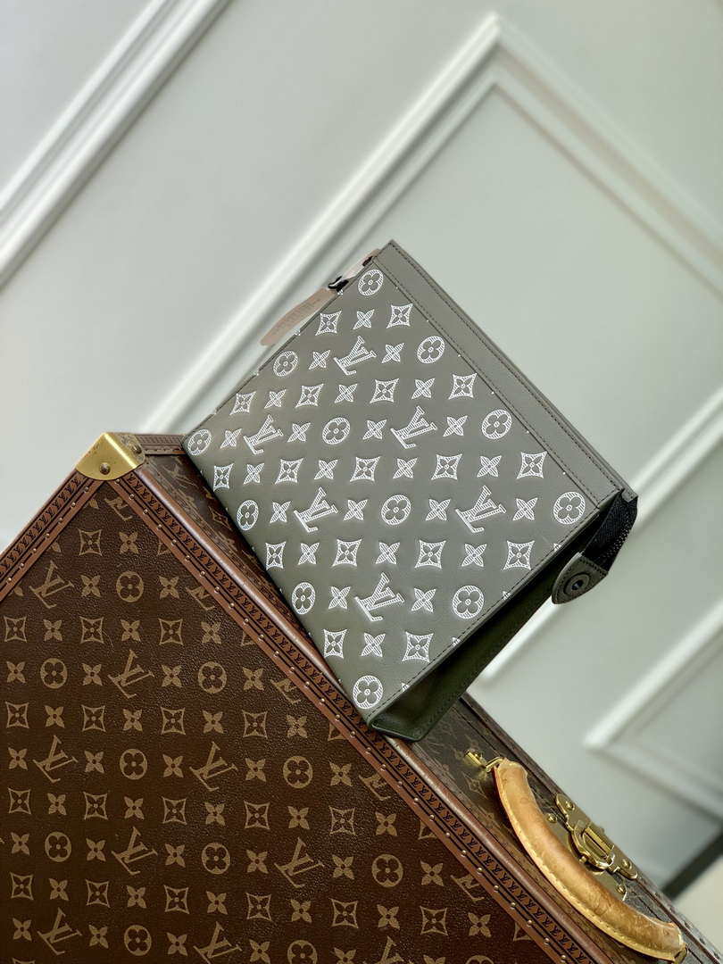 LV M61692 Louis Vuitton Pochette Voyage MM Bag Monogram Green