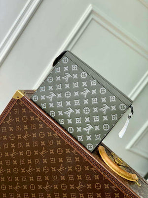 LV M61692 Louis Vuitton Pochette Voyage MM Bag Monogram Green - Default Title - View 3
