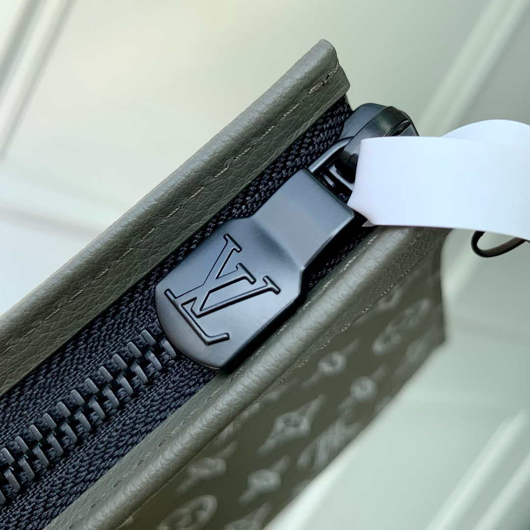 LV M61692 Louis Vuitton Pochette Voyage MM Bag Monogram Green