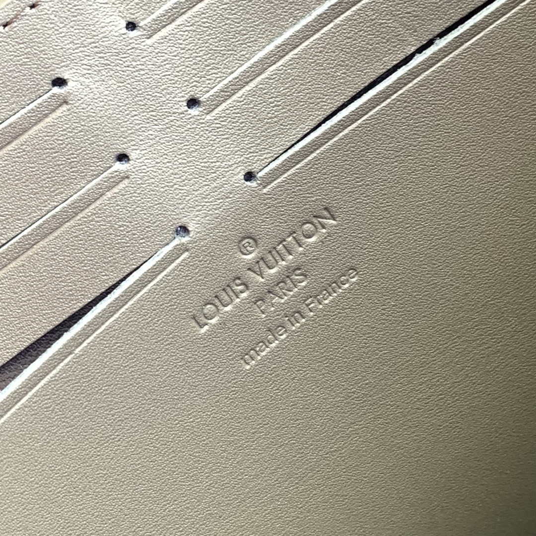 LV M61692 Louis Vuitton Pochette Voyage MM Bag Monogram Green - Default Title - View 8