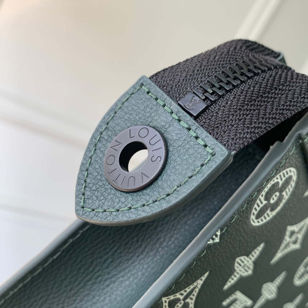 LV M61692 Louis Vuitton Pochette Voyage MM Bag Forest Green