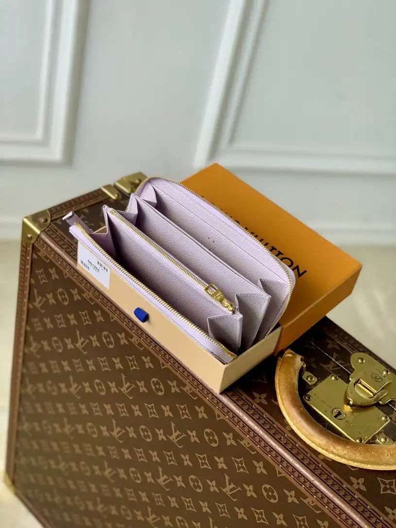 LV M61864 Louis Vuitton Zippy Wallet Misty Purple