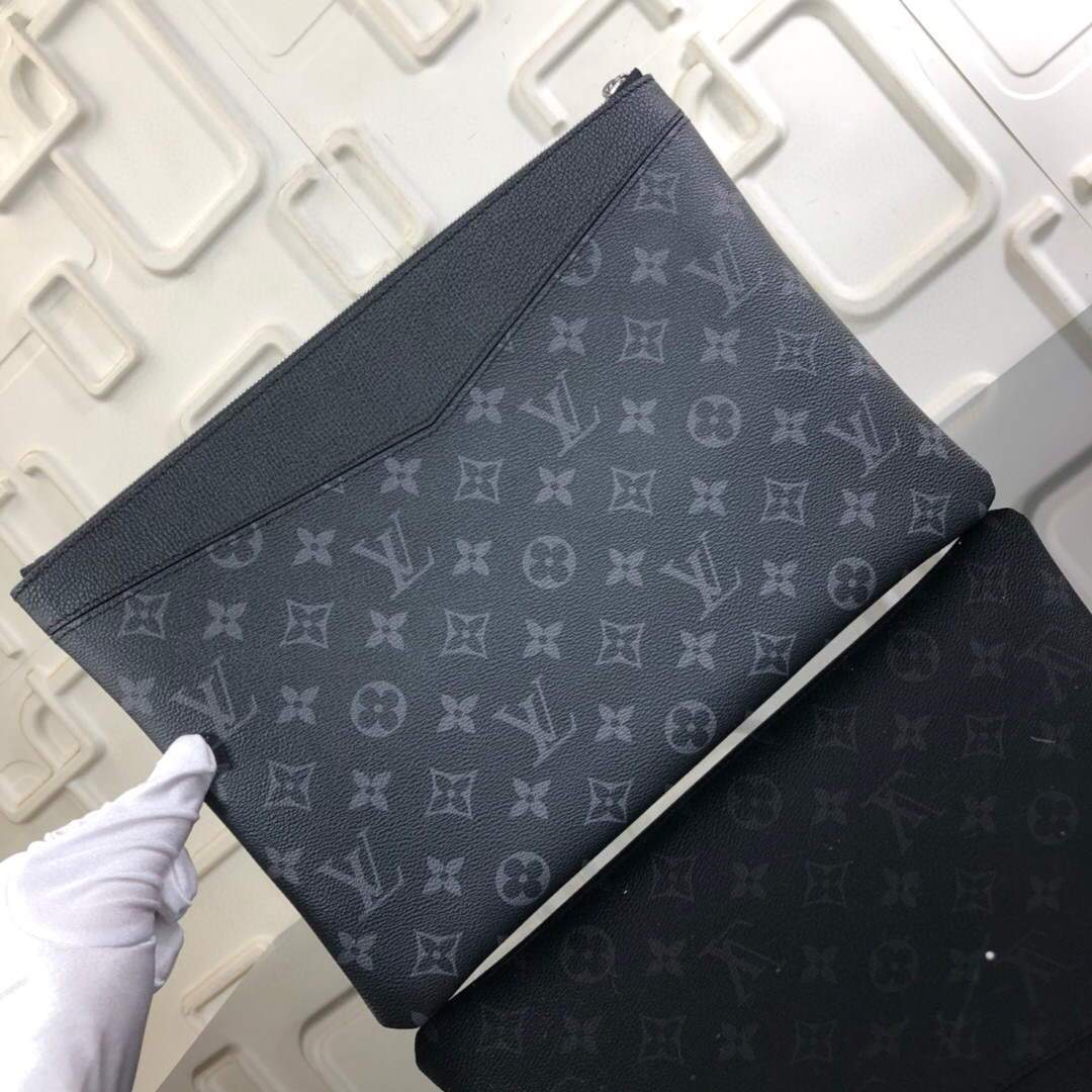 LV M62048 Louis Vuitton Daily Pouch Monogram Eclipse Canvas Bag M62942