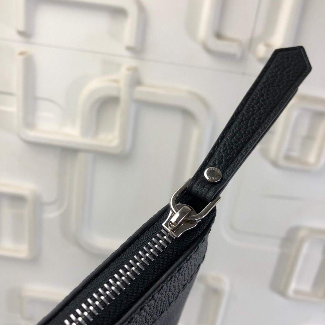 LV M62048 Louis Vuitton Daily Pouch Monogram Eclipse Canvas Bag M62942