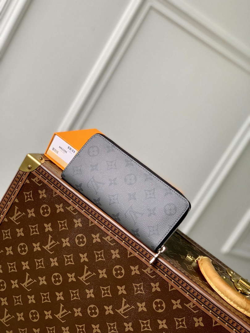 LV M62295 Louis Vuitton Zippy Wallet Vertical Gray