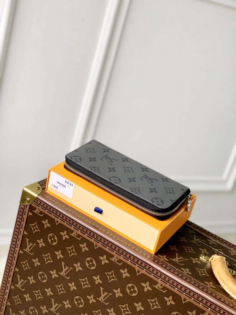 LV M62295 Louis Vuitton Zippy Wallet Vertical Gray