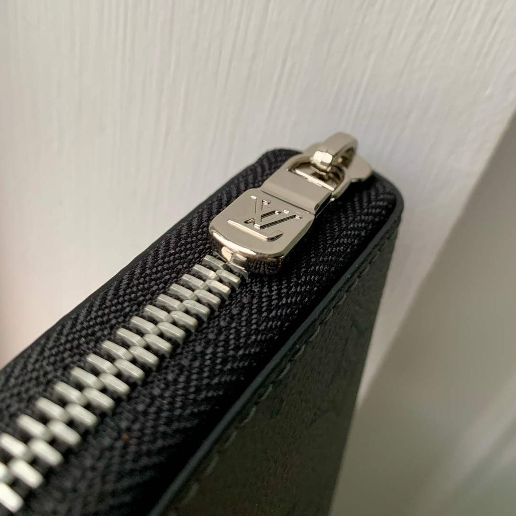 LV M62295 Louis Vuitton Zippy Wallet Vertical Gray