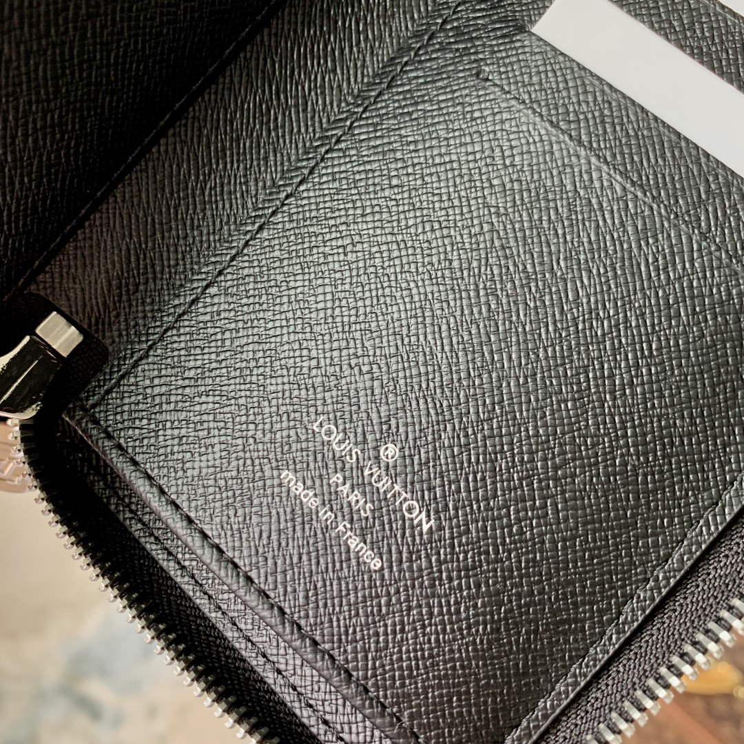 LV M62295 Louis Vuitton Zippy Wallet Vertical Gray