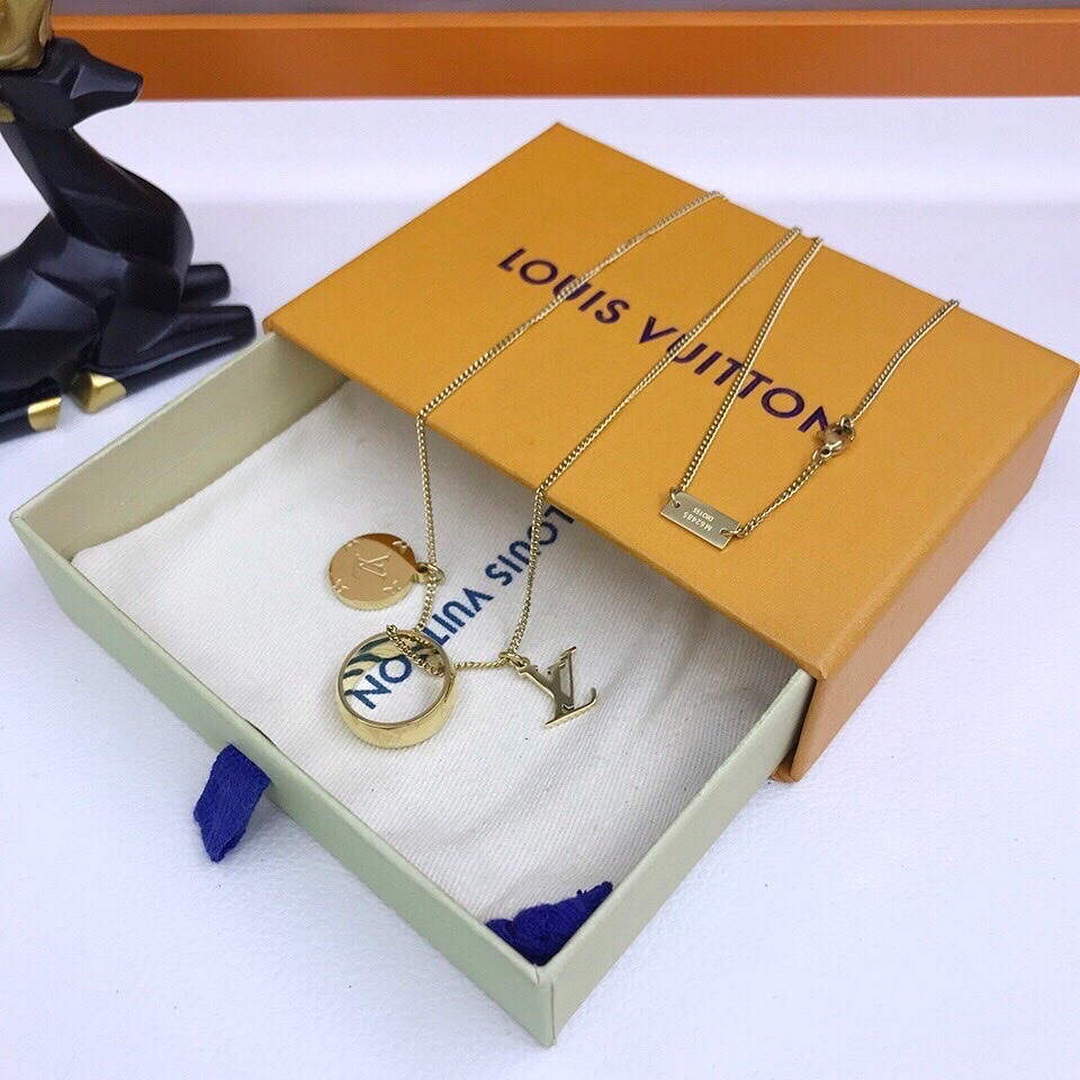 LV M62485 Louis Vuitton Monogram Charms Necklace Gold