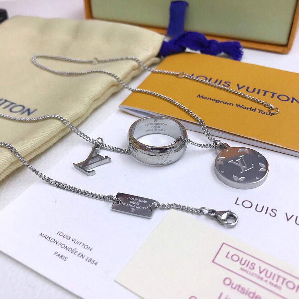 LV M62485 Louis Vuitton Monogram Charms Necklace Silver