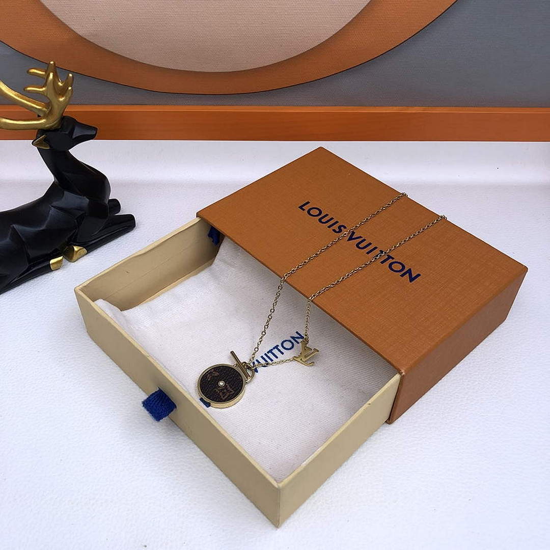 LV M62486 Louis Vuitton Monogram Charms Necklace