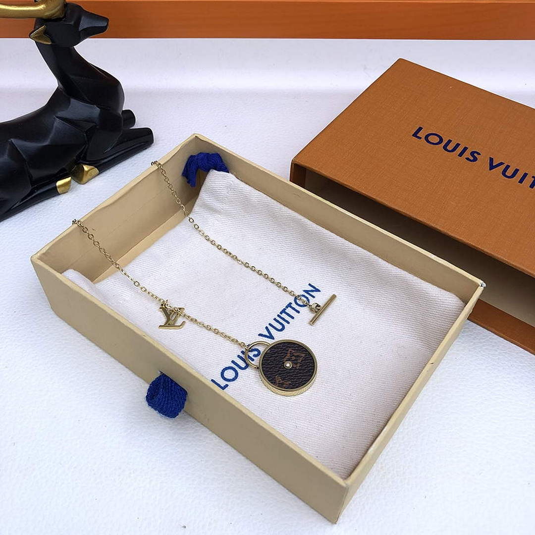 LV M62486 Louis Vuitton Monogram Charms Necklace