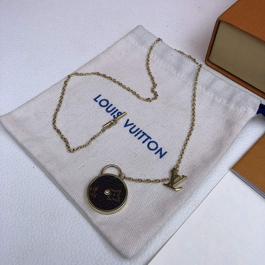 LV M62486 Louis Vuitton Monogram Charms Necklace