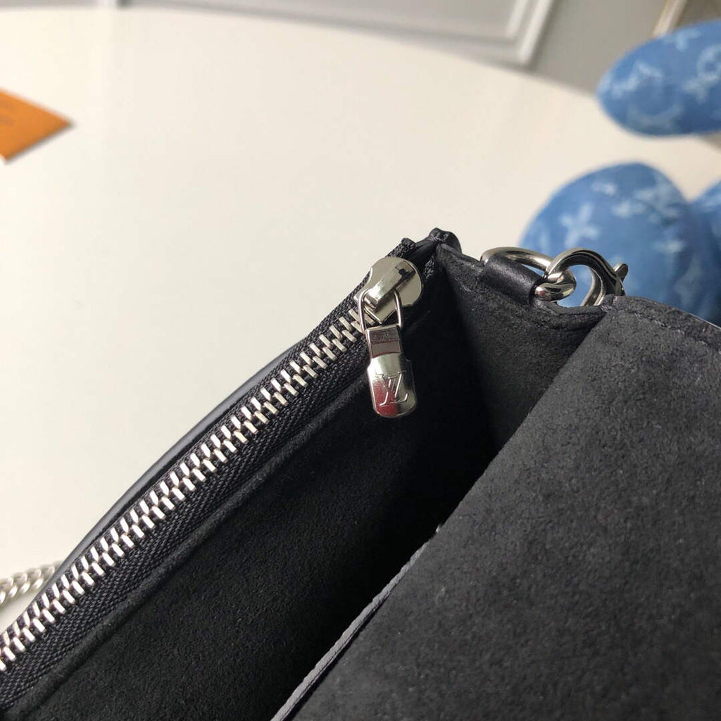 LV M63471 Louis Vuitton Mylockme Chain Pochette Black