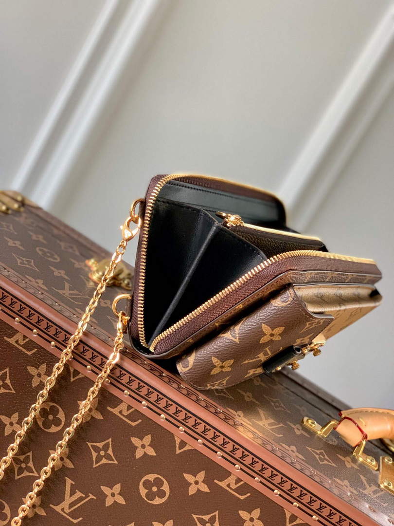 LV M63913 Louis Vuitton Vertical Trunk Pochette Bag
