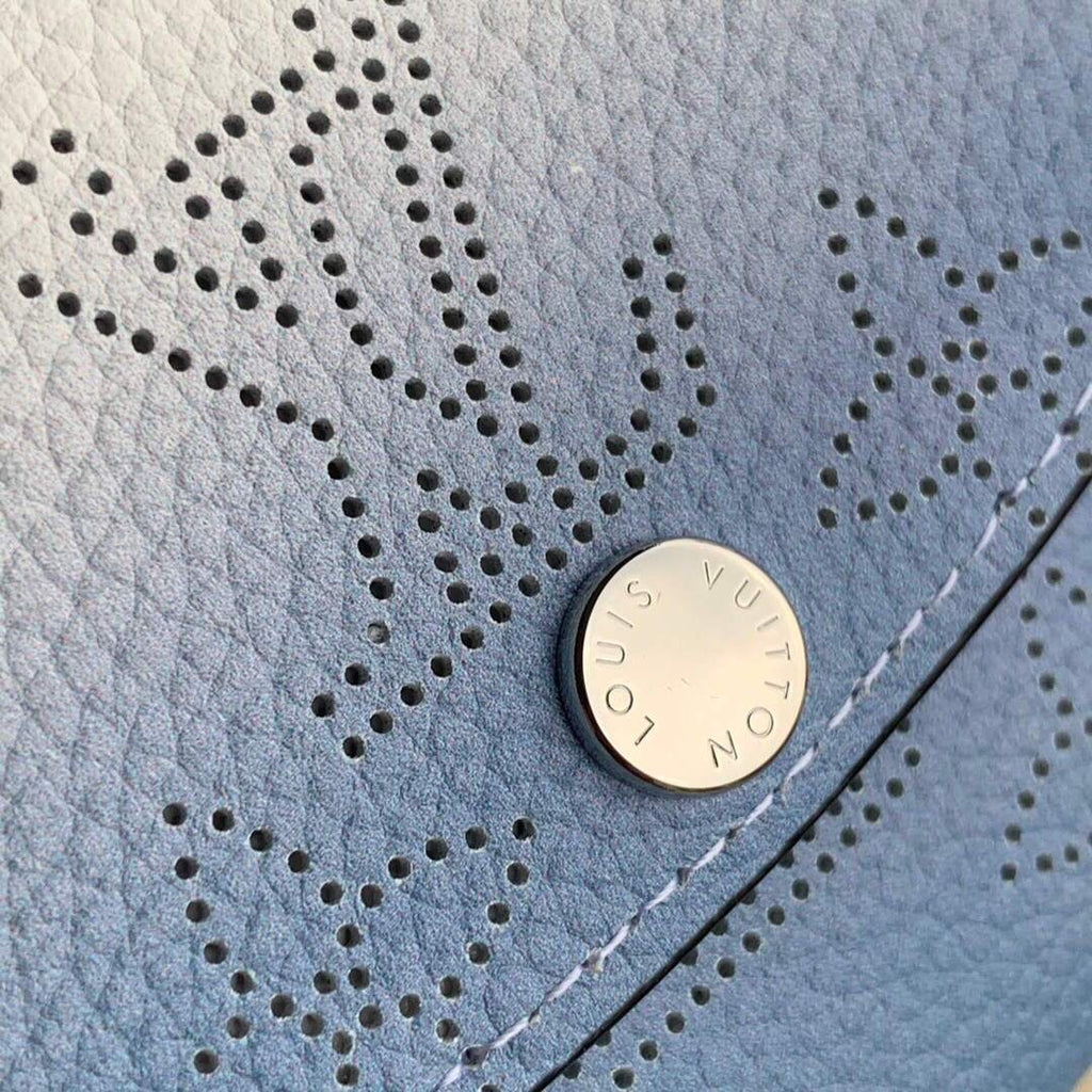 LV M64050 Louis Vuitton Anae Coin Purse Gradient Blue