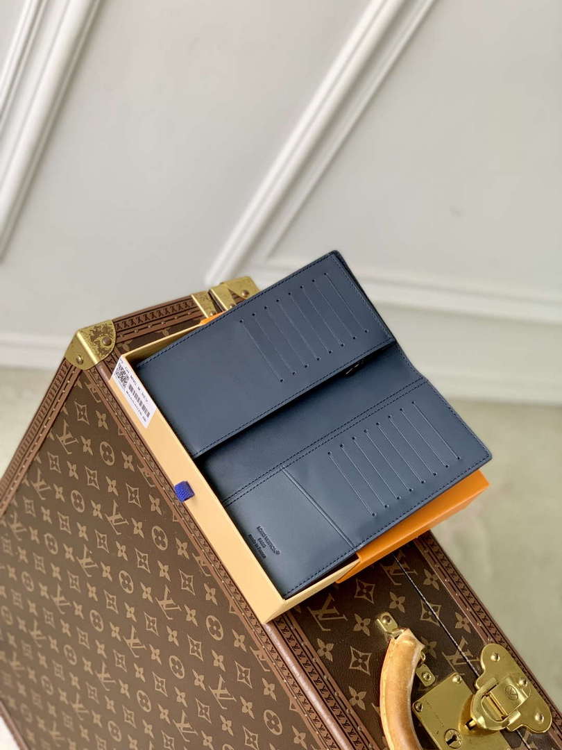 LV M66540 Louis Vuitton Brazza Wallet Navy Blue