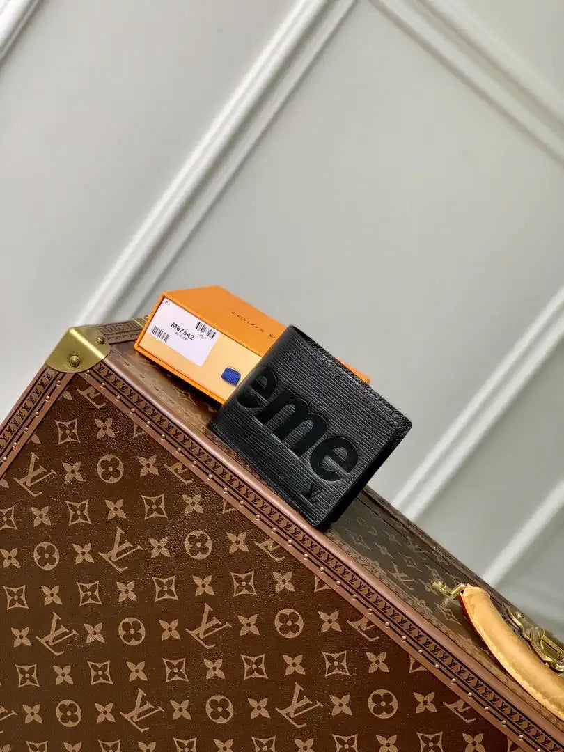 LV M67542 MULTIPLE Wallet Louis Vuitton x Supreme leather Black