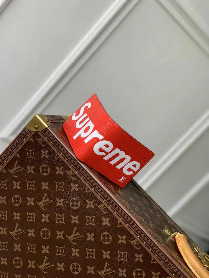LV M67542 MULTIPLE Wallet Louis Vuitton x Supreme leather Red